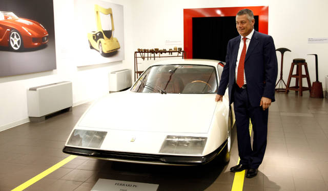 1968年のプロトタイプレーシングカーの実験モデル「P6」とパオロ・ピニンファリーナ氏