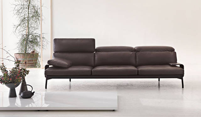 <strong>Cassina ixc.｜カッシーナ・イクスシー</strong>　「SLED（スレッド）ソファ　デザイン｜ロドルフォ・ドルドーニ