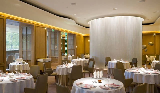 <strong>ベージュ アラン・デュカス 東京</strong>　ロンドンの3ツ星レストラン「アラン・デュカス アット・ザ・ドーチェスター」　© Christian Trampenau