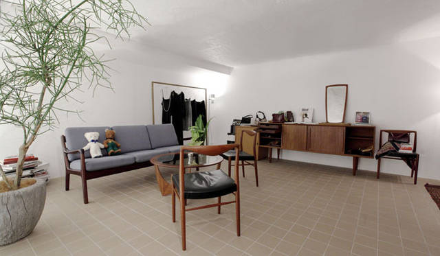 <strong>MUVEIL｜ミュベール</strong>　「GALLERY MUVEIL」　2階「VINTAGE&BOOK」