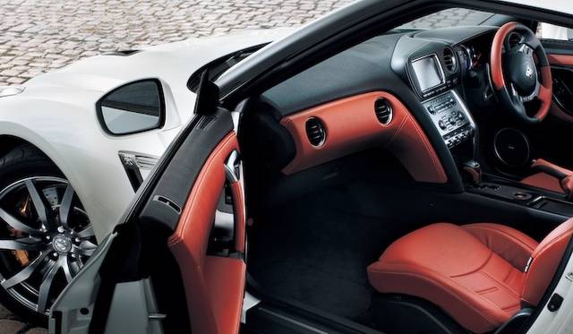 <strong>NISSAN GT-R｜日産 GT-R</strong>