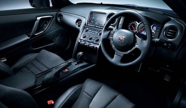 <strong>NISSAN GT-R｜日産 GT-R</strong>