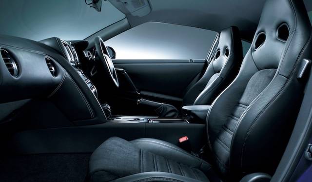 <strong>NISSAN GT-R｜日産 GT-R</strong>