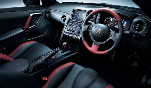 <strong>NISSAN GT-R｜日産 GT-R</strong>