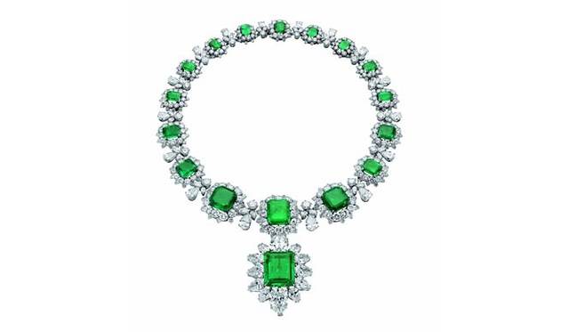 <strong>BVLGARI│ブルガリ 『イタリア至高の輝き』展</strong>　ネックレス｜プラチナ、エメラルド、ダイアモンド 1962年
