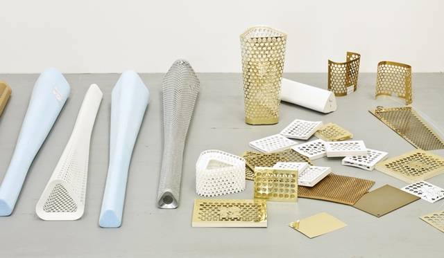 <strong>Barber Osgerby｜バーバー オズガビー</strong> 聖火トーチの初期モデル courtesy of Barber Osgerby studio