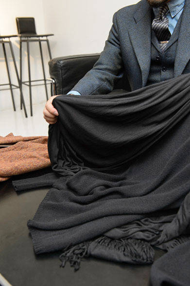 <strong>UNITED ARROWS｜ユナイテッドアローズ</strong>　ストール2万3100円（ナンタラット／ユナイテッドアローズ）