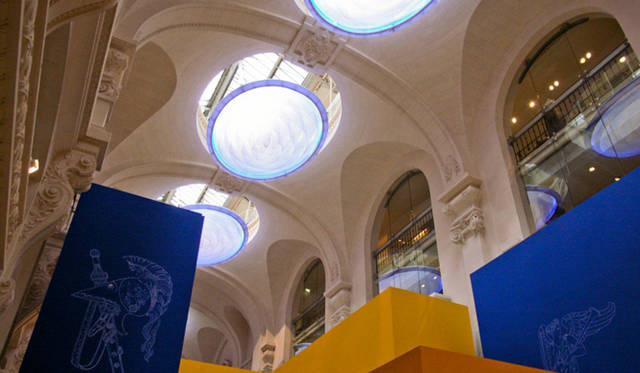 <strong>谷川じゅんじ｜Composing Days</strong>　「感性 kansei –Japan Design Exhibition– 」　一般的な展示会場には窓がない。しかしここは、じつに美しい天窓がついていた