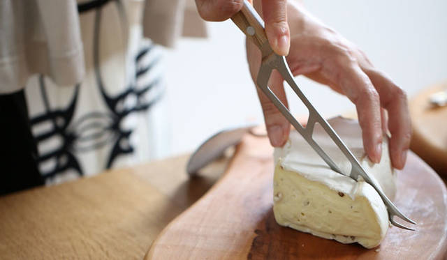 <strong>Güde｜ギューデ</strong>　チーズナイフ（Alpha Olive Cheese Knife）