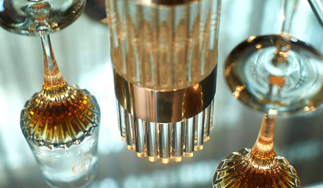 <strong>LOUIS XIII｜ルイ13世</strong>　グランド・シャンパーニュで収穫され厳選された葡萄のみを使って造られている