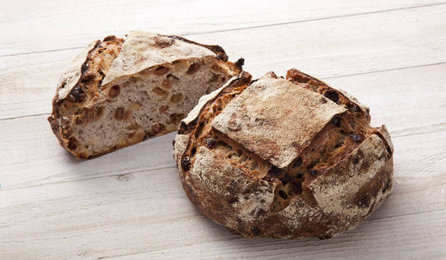 <strong>ル・ブーランジェ・ドゥ・モンジュ</strong>　カンパーニュ・オ・レザン　840円