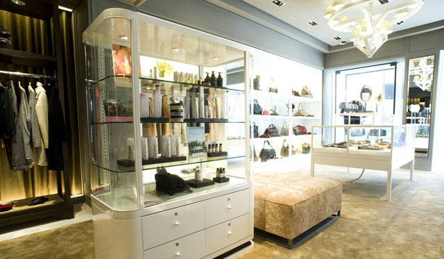 <strong>DESIGNWORKS｜デザインワークス</strong>　「デザインワークス コンセプトストア青山店」　1階ウイメンズフロア