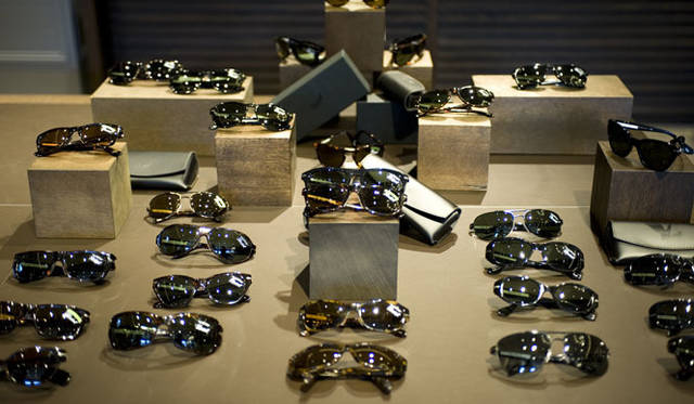 <strong>DESIGNWORKS｜デザインワークス</strong>　「デザインワークス コンセプトストア青山店」　2階メンズフロア　ペルソールの品揃えに注目