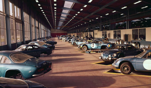 <strong>アルピーヌとケーターハムが新型車を共同開発</strong><br />1976年のディエップ工場