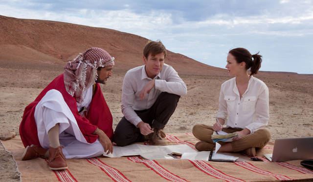 砂漠の国イエメンで鮭を泳がせるという国家プロジェクトに巻き込まれる、冴えない水産学者に降りかかる無理難題のような夢物語を描く『砂漠でサーモンフィッシング　©2011 Yemen Distributions Ltd., BBC and The British Film Institute.  All Rights Reserved.