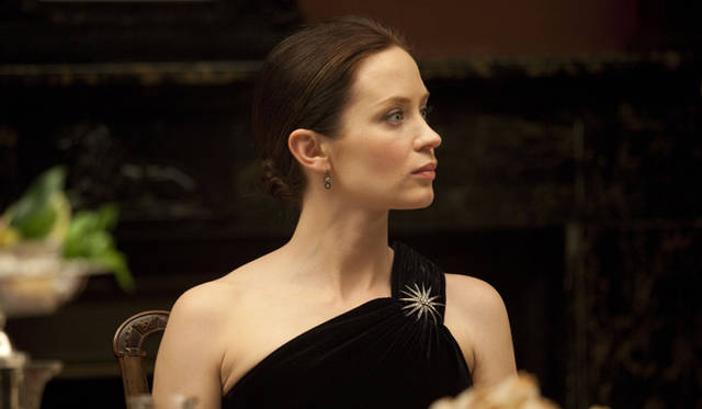 エミリー・ブラント　©2011 Yemen Distributions Ltd., BBC and The British Film Institute.  All Rights Reserved.