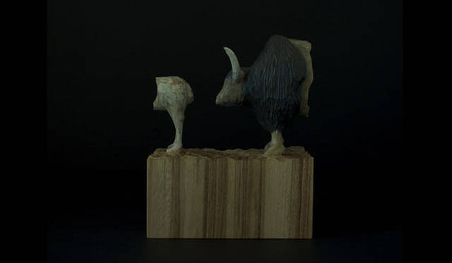 <strong>yuta nishiura at krank / marcello</strong>　『きっとあのカクトゥスだって 自分のトゲが何を守ろうとしているのか知らないさ』（木／17.5×14×7cm／2012）