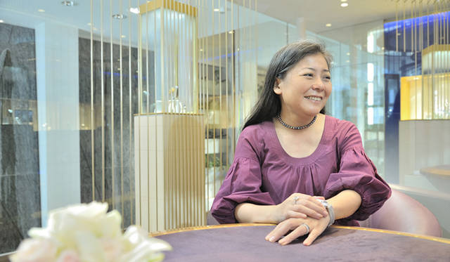 <strong>BREGUET│ブレゲ</strong><br />「男性は“時計は一生もの”とよく言いますが、ブレゲの時計は昔も今も、人の一生を超えた存在」