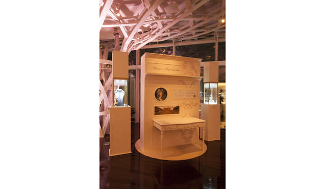 <strong>BREGUET│ブレゲ</strong><br />会場に内に設けられたフランス王妃マリー・アントワネットの展示スペース