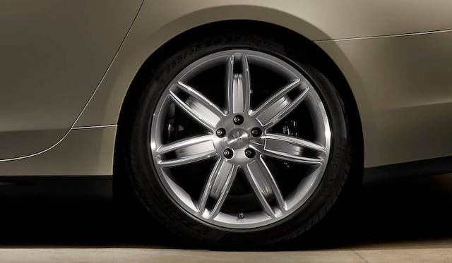 <strong>Maserati Quattroporte｜マセラティ クアトロポルテ</strong>