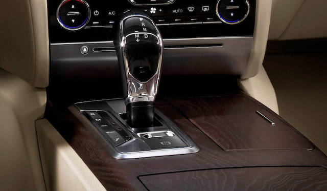 <strong>Maserati Quattroporte｜マセラティ クアトロポルテ</strong>