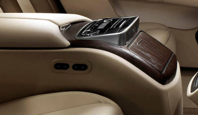 <strong>Maserati Quattroporte｜マセラティ クアトロポルテ</strong>