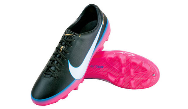 <strong>NIKE｜ナイキ</strong>　クリスティアーノ・ロナウド シグネチャーコレクション「CR7」　「ナイキ マーキュリアル ヴェイパー VIII CR HG-V