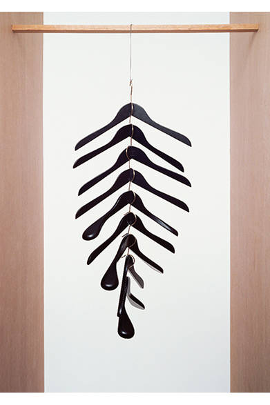 <strong>『I put this here by Scheltens & Abbenes』</strong>　「DOINGBIRD COATHANGERS」Sheltens Abbenes　2007