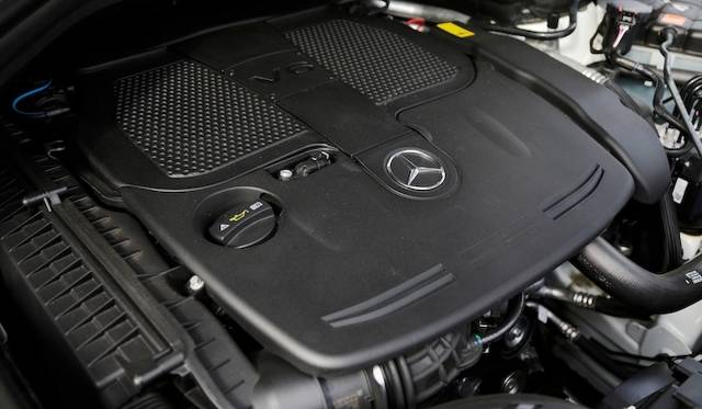 <strong>Mecedes-Benz M Class ML350 4MATIC BlueEFFICIENCY｜<br />メルセデス・ベンツ Mクラス  ML350 4マチック ブルー エフィシエンシー</strong><br /> 最高出力225 kW（306 ps）、最大トルク370 Nmを発生する、新設計の3.5リッターV型6気筒ガソリンエンジン