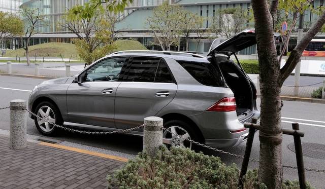 <strong>Mecedes-Benz M Class ML350 BlueTEC 4MATIC｜<br />メルセデス・ベンツ Mクラス  ML350 ブルーテック 4マチック</strong>