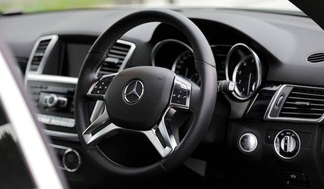 <strong>Mecedes-Benz M Class｜メルセデス・ベンツ Mクラス</strong>