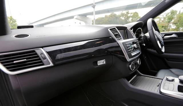 <strong>Mecedes-Benz M Class｜メルセデス・ベンツ Mクラス</strong>