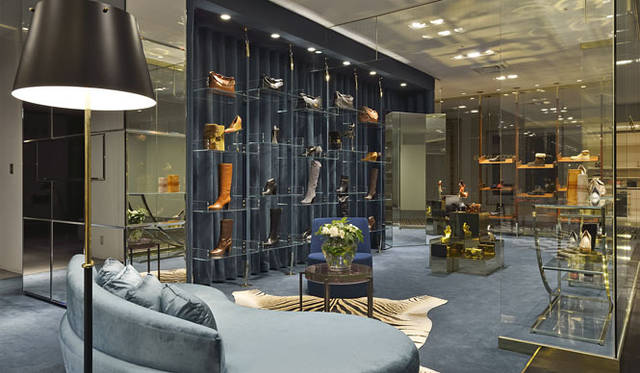 <strong>Sergio Rossi｜セルジオ・ロッシ</strong>　セルジオ・ロッシ新宿髙島屋店 「バックステージ」