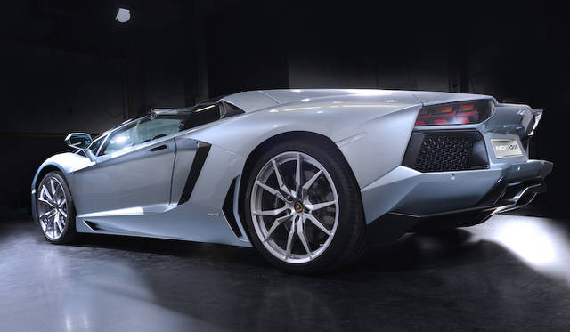 <strong>Lamborghini Aventador LP 700-4 Roadster｜ランボルギーニ アヴェンタドール LP700-4 ロードスター</strong>