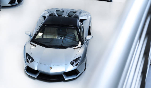 <strong>Lamborghini Aventador LP 700-4 Roadster｜ランボルギーニ アヴェンタドール LP700-4 ロードスター</strong>