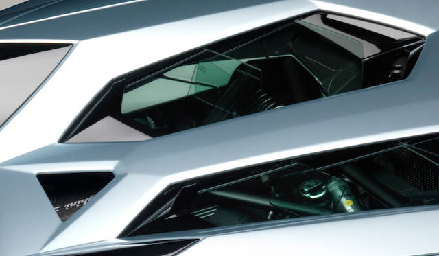 <strong>Lamborghini Aventador LP 700-4 Roadster｜ランボルギーニ アヴェンタドール LP700-4 ロードスター</strong>