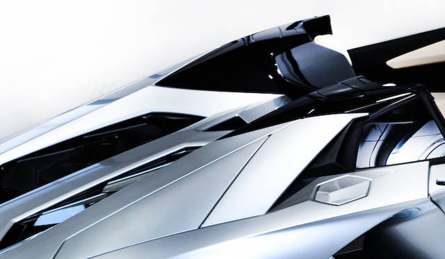 <strong>Lamborghini Aventador LP 700-4 Roadster｜ランボルギーニ アヴェンタドール LP700-4 ロードスター</strong>