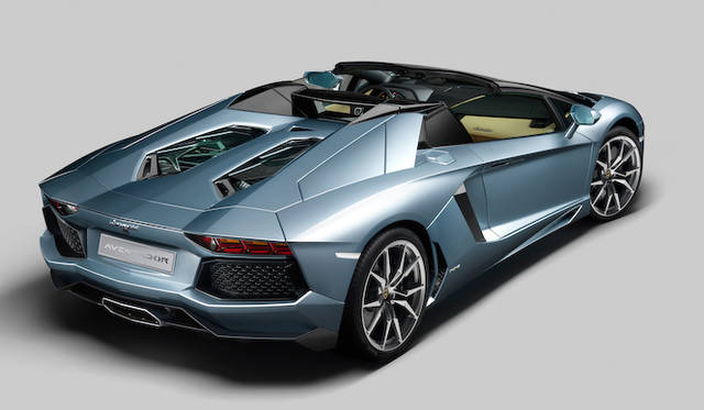 <strong>Lamborghini Aventador LP 700-4 Roadster｜ランボルギーニ アヴェンタドール LP700-4 ロードスター</strong>
