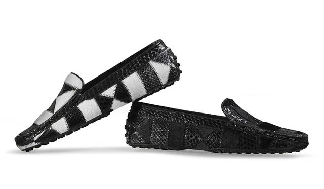 <strong>TOD’S｜トッズ</strong>　クリスマス限定「ゴンミーニ」　各12万4950円