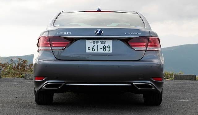 <strong>Lexus LS 600h F Sport｜レクサス LS 600h F スポーツ</strong>