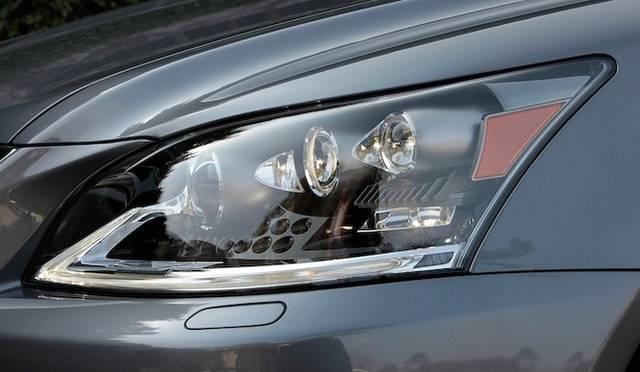 <strong>Lexus LS 600h F Sport｜レクサス LS 600h F スポーツ</strong>