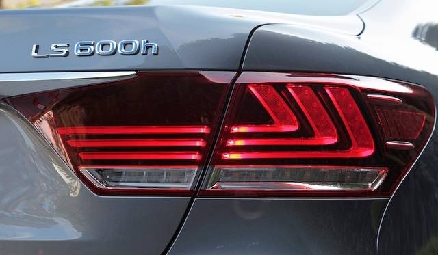 <strong>Lexus LS 600h F Sport｜レクサス LS 600h F スポーツ</strong>