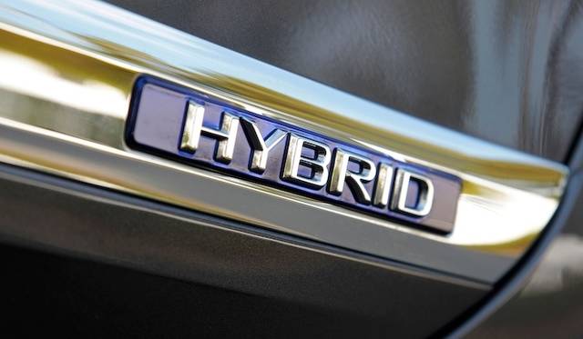 <strong>Lexus LS 600h F Sport｜レクサス LS 600h F スポーツ</strong>