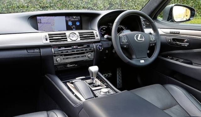 <strong>Lexus LS 600h F Sport｜レクサス LS 600h F スポーツ</strong>