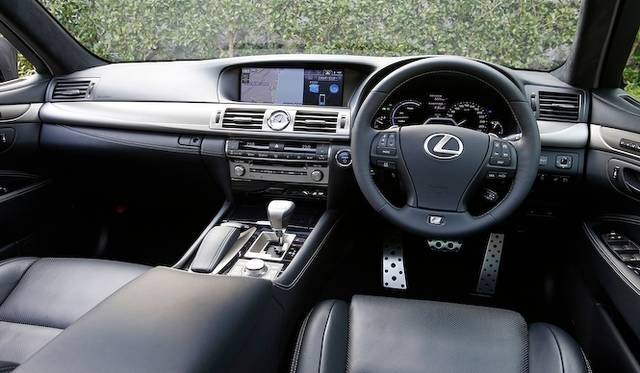 <strong>Lexus LS 600h F Sport｜レクサス LS 600h F スポーツ</strong>