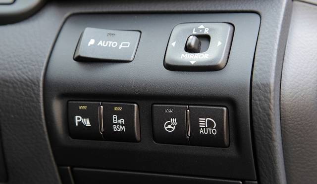 <strong>Lexus LS 600h F Sport｜レクサス LS 600h F スポーツ</strong>