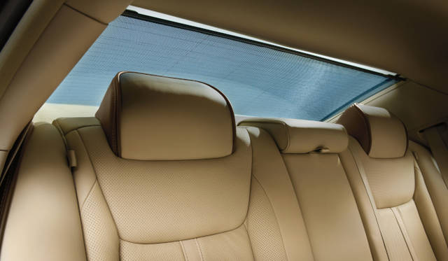 <strong>Chrysler 300C Luxury｜クライスラー 300C ラグジュアリー</strong>　写真は本国仕様車