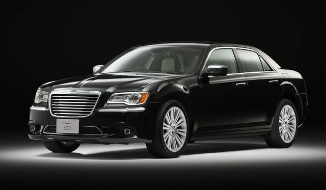 <strong>Chrysler 300｜クライスラー 300</strong>
