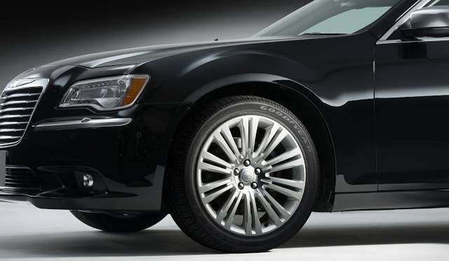 <strong>Chrysler 300｜クライスラー 300</strong>