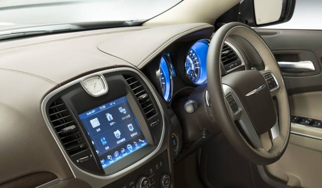 <strong>Chrysler 300｜クライスラー 300</strong>